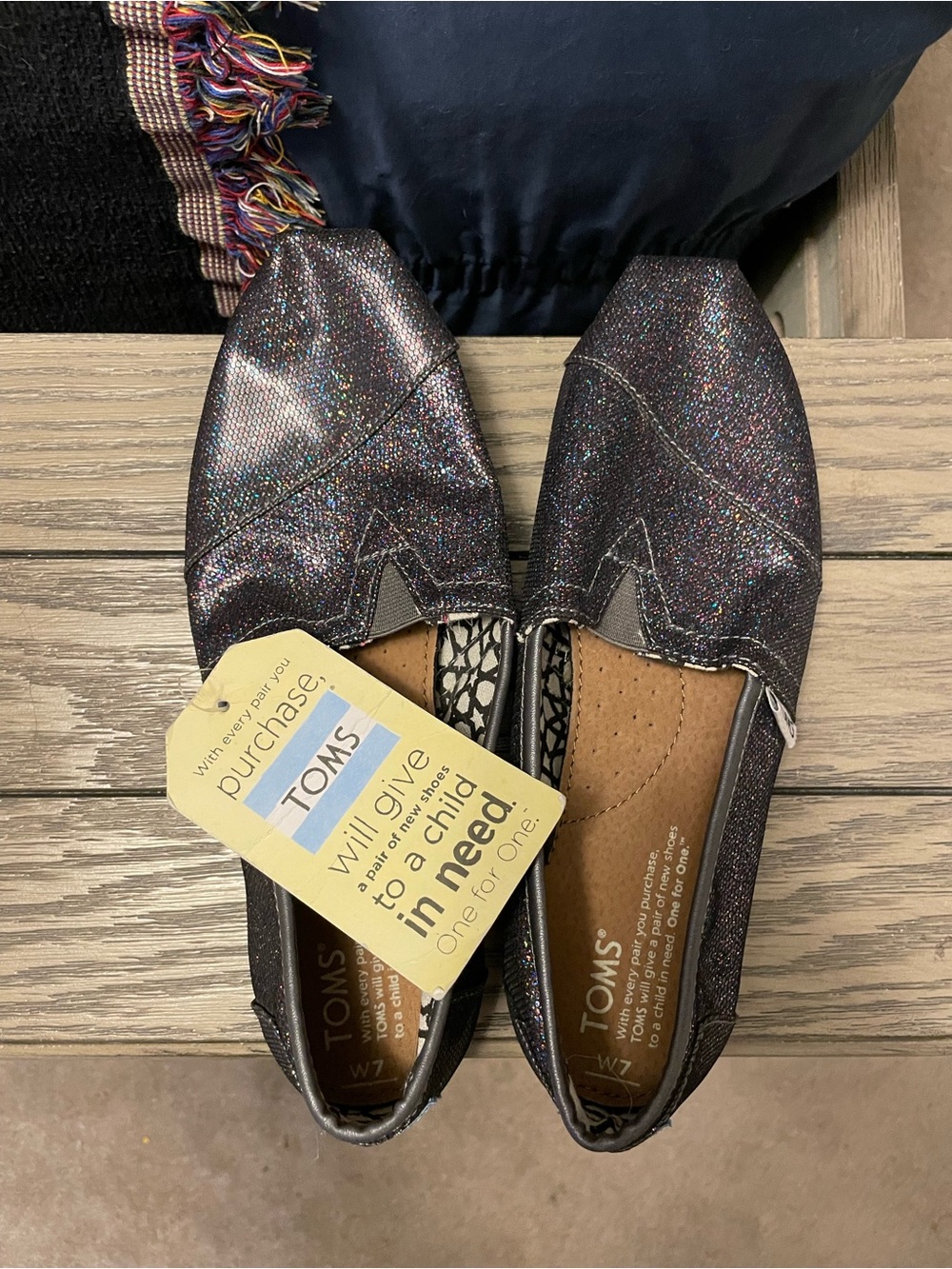 Toms Iridescent Black Glitter Slip-On Alpargatas